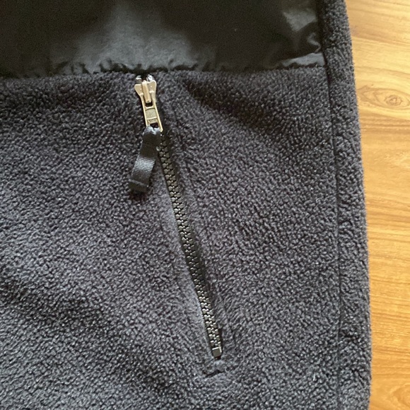 The North Face boys 18/20 xl fleece hoodie - Picture 5 of 7
